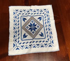 Vintage  Embroidered Table Cloth  #TB10  FREE AUS POSTAGE